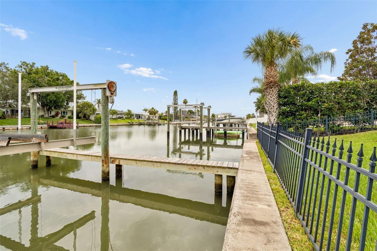 3941 E Eden Roc Circle, Tampa, FL 33634 Photo