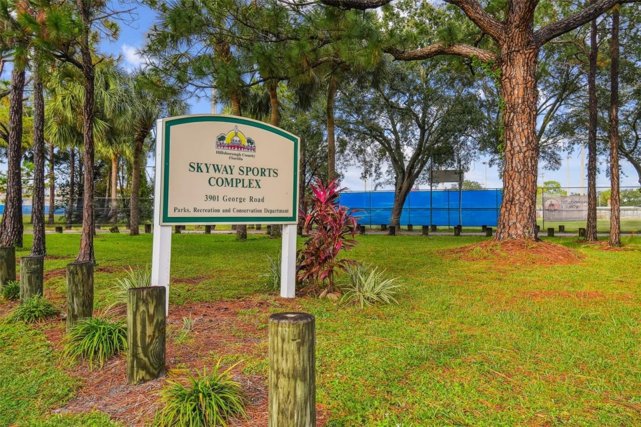 3941 E Eden Roc Circle, Tampa, FL 33634 Photo