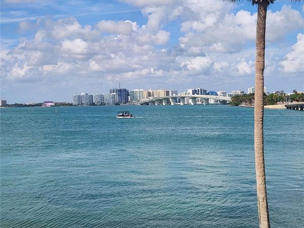 777 JOHN RINGLING BOULEVARD , Unit 24, SARASOTA, FL 34236