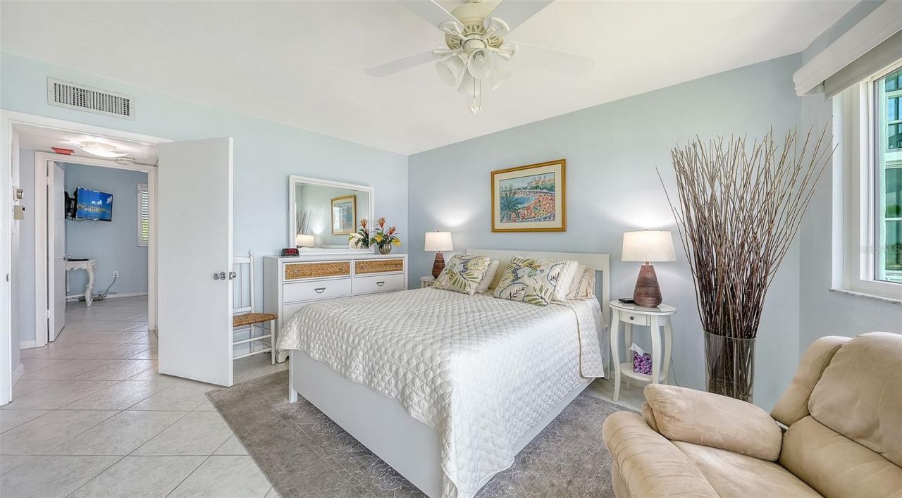 777 John Ringling Boulevard, Unit 24, Sarasota, FL 34236 Photo