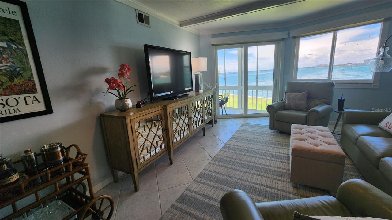 777 John Ringling Boulevard, Unit 24, Sarasota, FL 34236 Photo