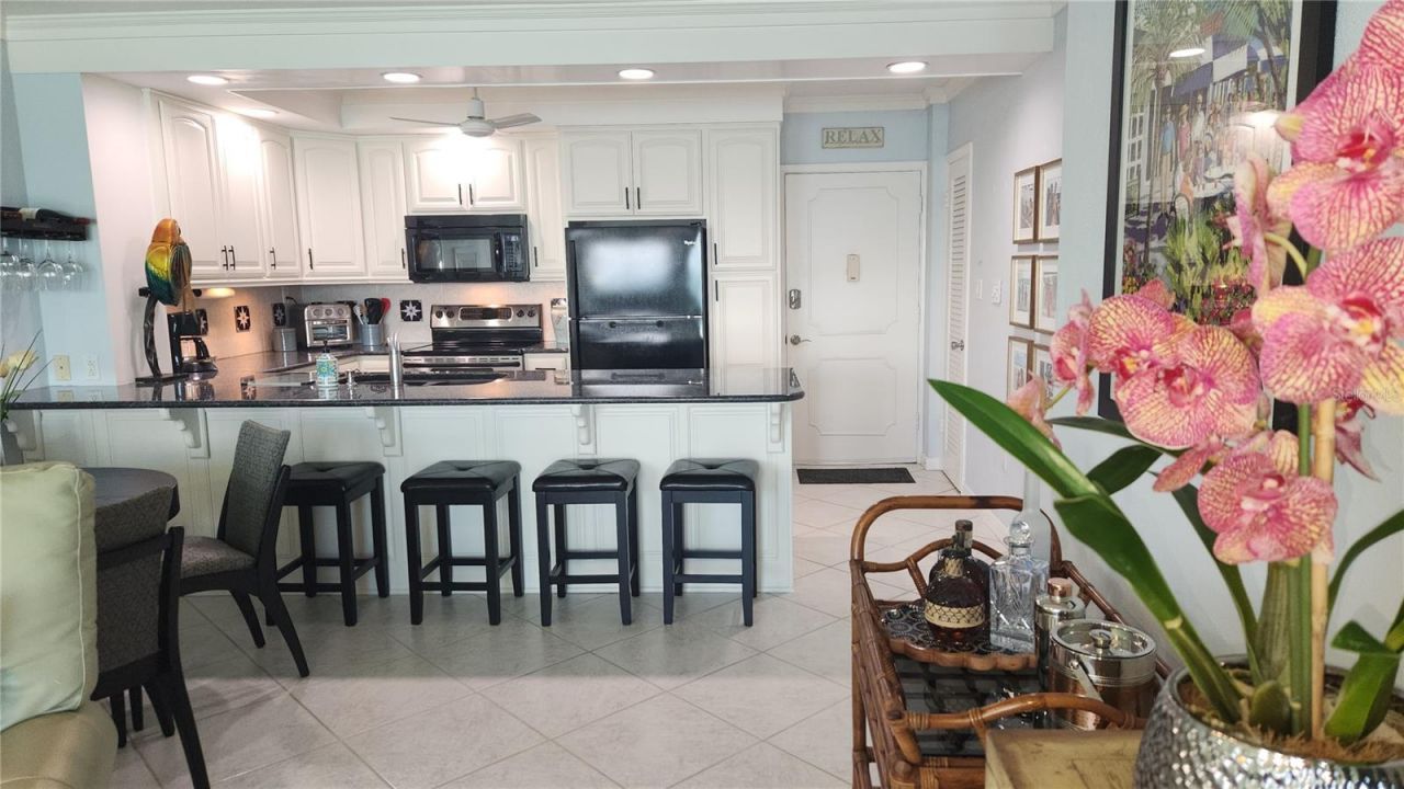 777 John Ringling Boulevard, Unit 24, Sarasota, FL 34236 Photo