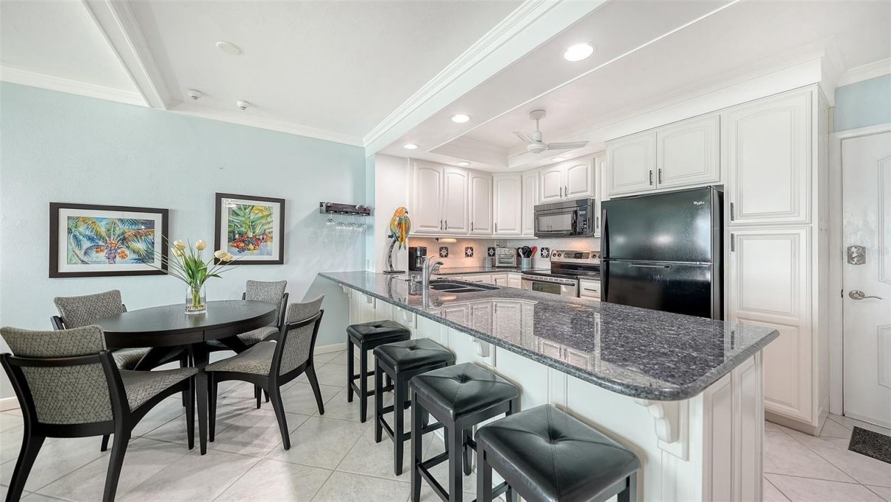 777 John Ringling Boulevard, Unit 24, Sarasota, FL 34236 Photo