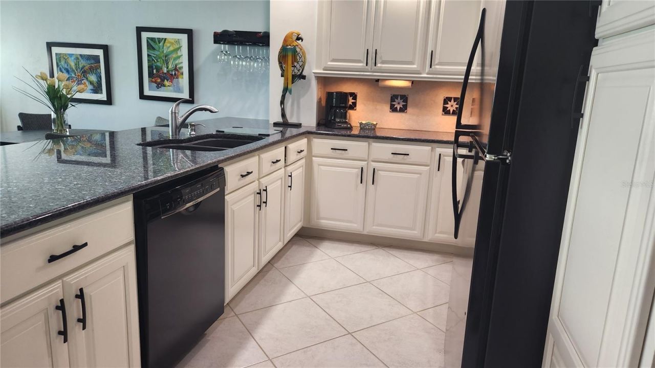 777 John Ringling Boulevard, Unit 24, Sarasota, FL 34236 Photo