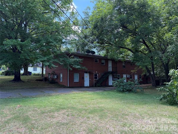 325 Chambers Street , Statesville, NC 28677