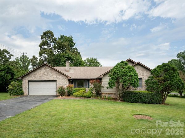 2 Bannerwood Drive , Horse Shoe, NC 28742