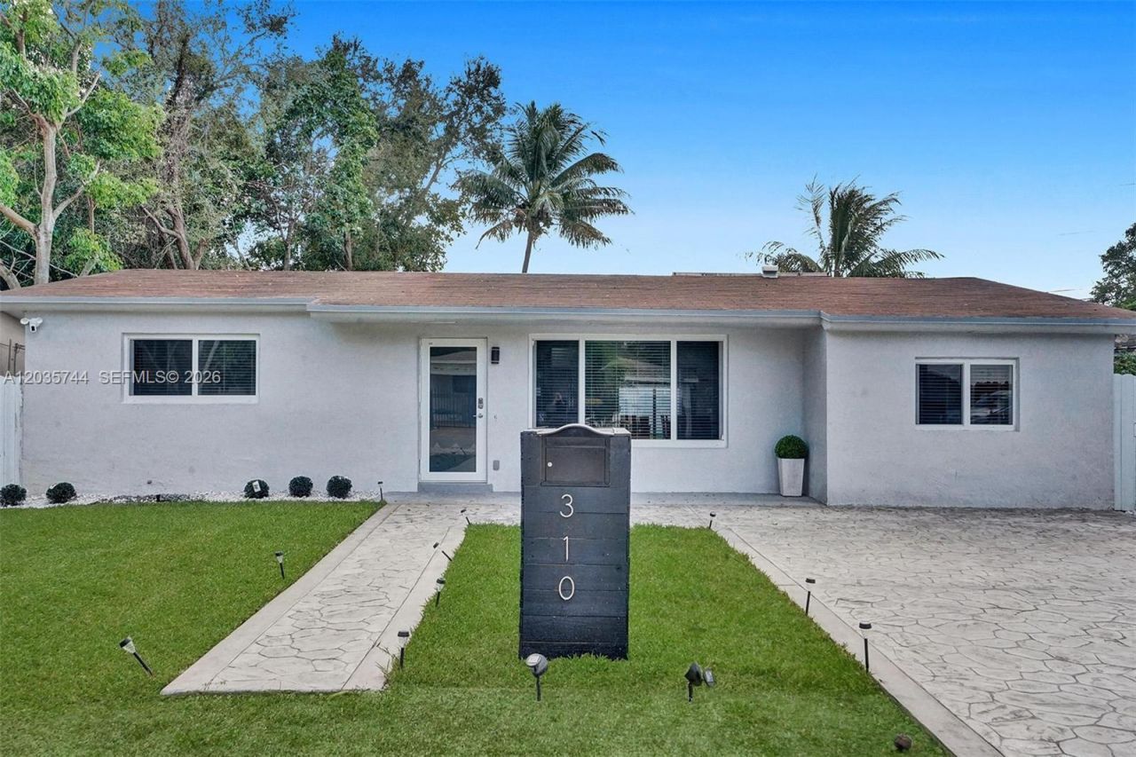 310 NE 162nd St , Miami, FL 33162 Photo