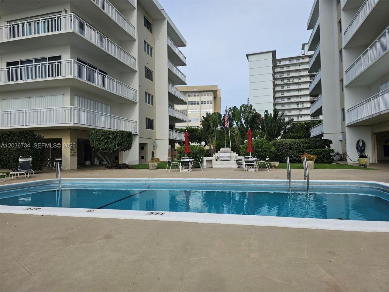 126 Golden Isles Dr , Unit 62A, Hallandale Beach, FL 33009 Photo