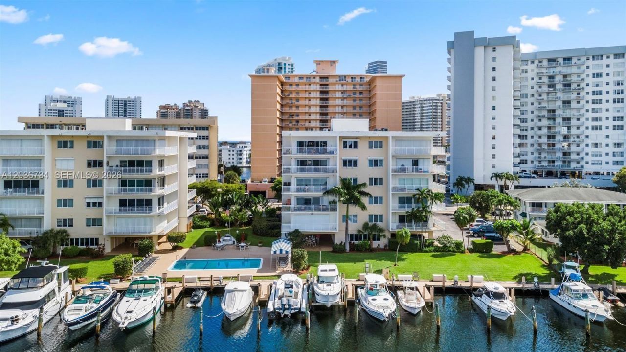 126 Golden Isles Dr , Unit 62A, Hallandale Beach, FL 33009 Photo