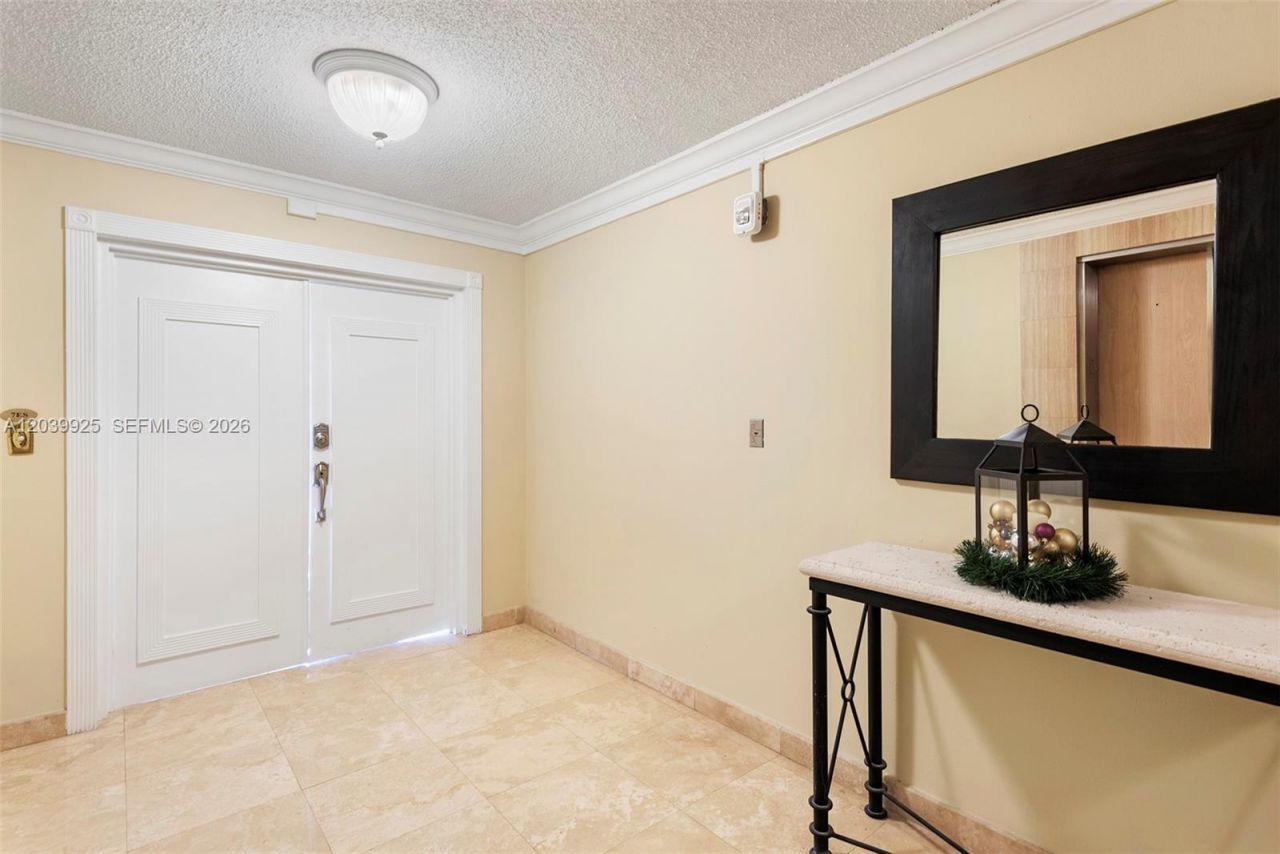 600 Grapetree Dr , Unit 7ES, Key Biscayne, FL 33149 Photo