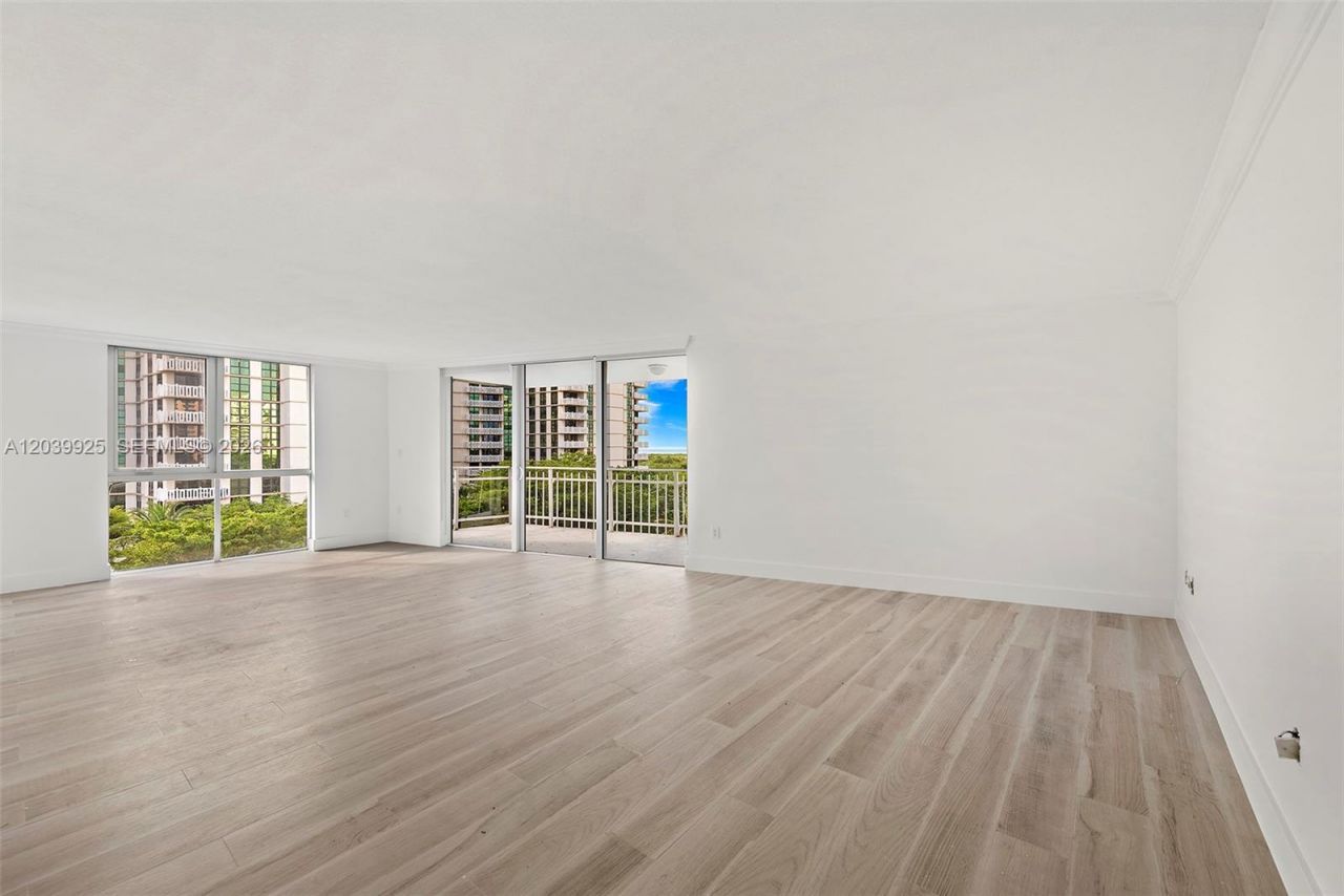600 Grapetree Dr , Unit 7ES, Key Biscayne, FL 33149 Photo