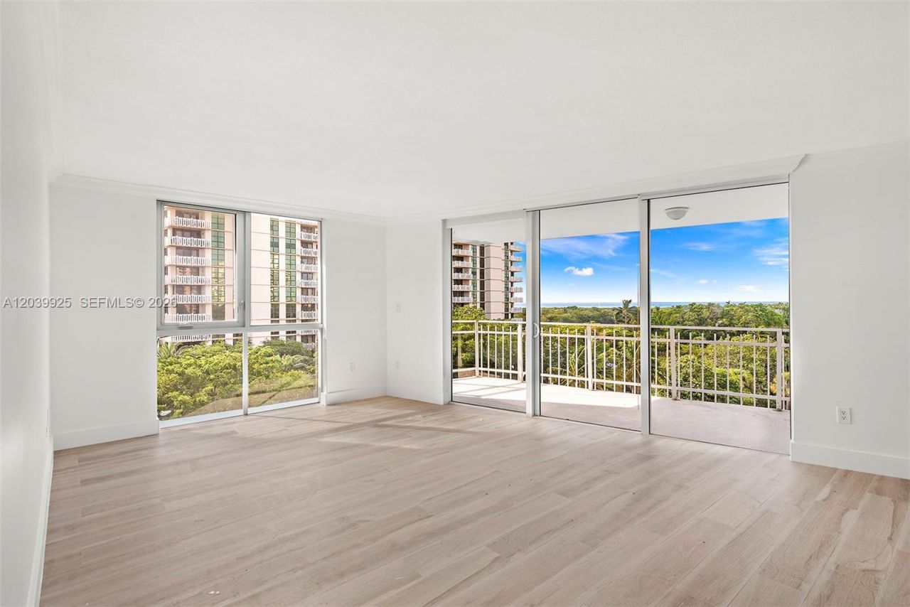 600 Grapetree Dr , Unit 7ES, Key Biscayne, FL 33149 Photo