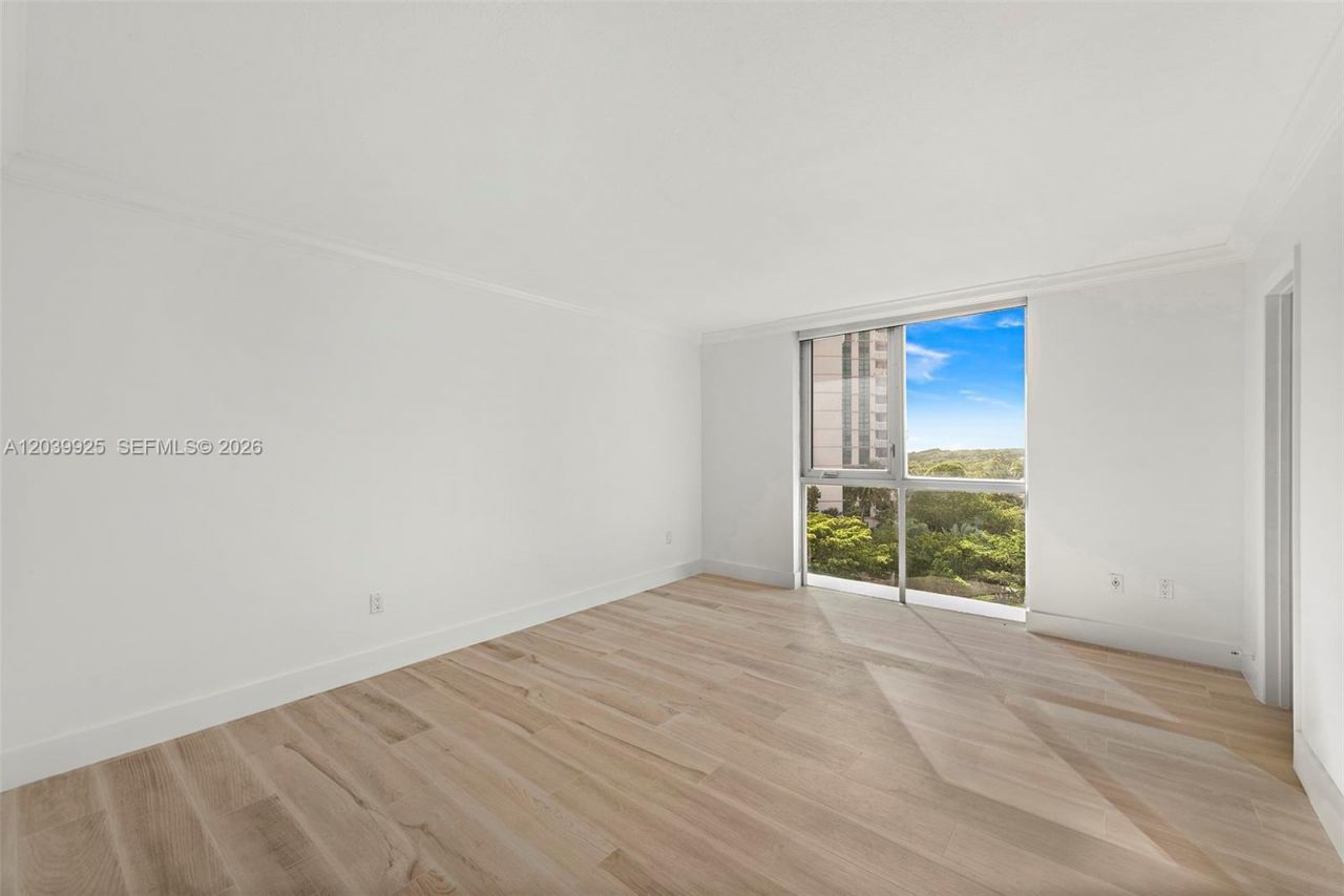 600 Grapetree Dr , Unit 7ES, Key Biscayne, FL 33149 Photo