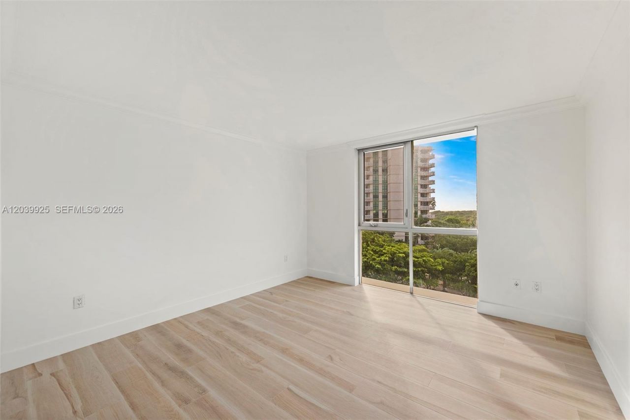 600 Grapetree Dr , Unit 7ES, Key Biscayne, FL 33149 Photo