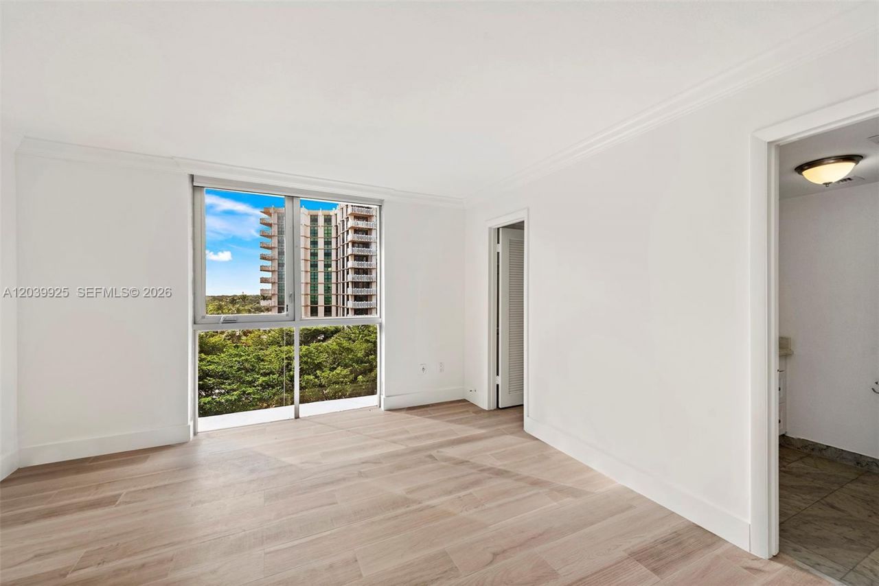 600 Grapetree Dr , Unit 7ES, Key Biscayne, FL 33149 Photo
