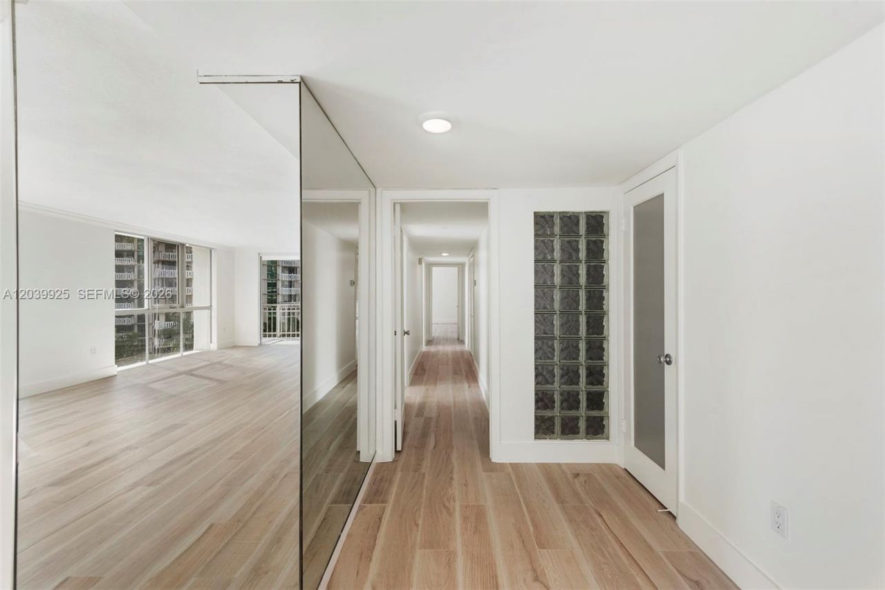 600 Grapetree Dr , Unit 7ES, Key Biscayne, FL 33149 Photo