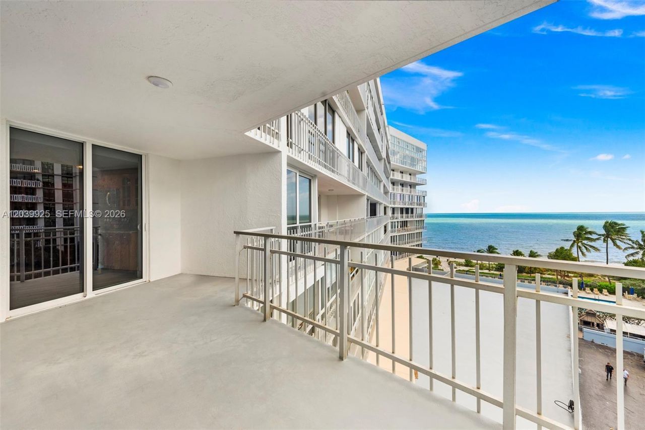 600 Grapetree Dr , Unit 7ES, Key Biscayne, FL 33149 Photo