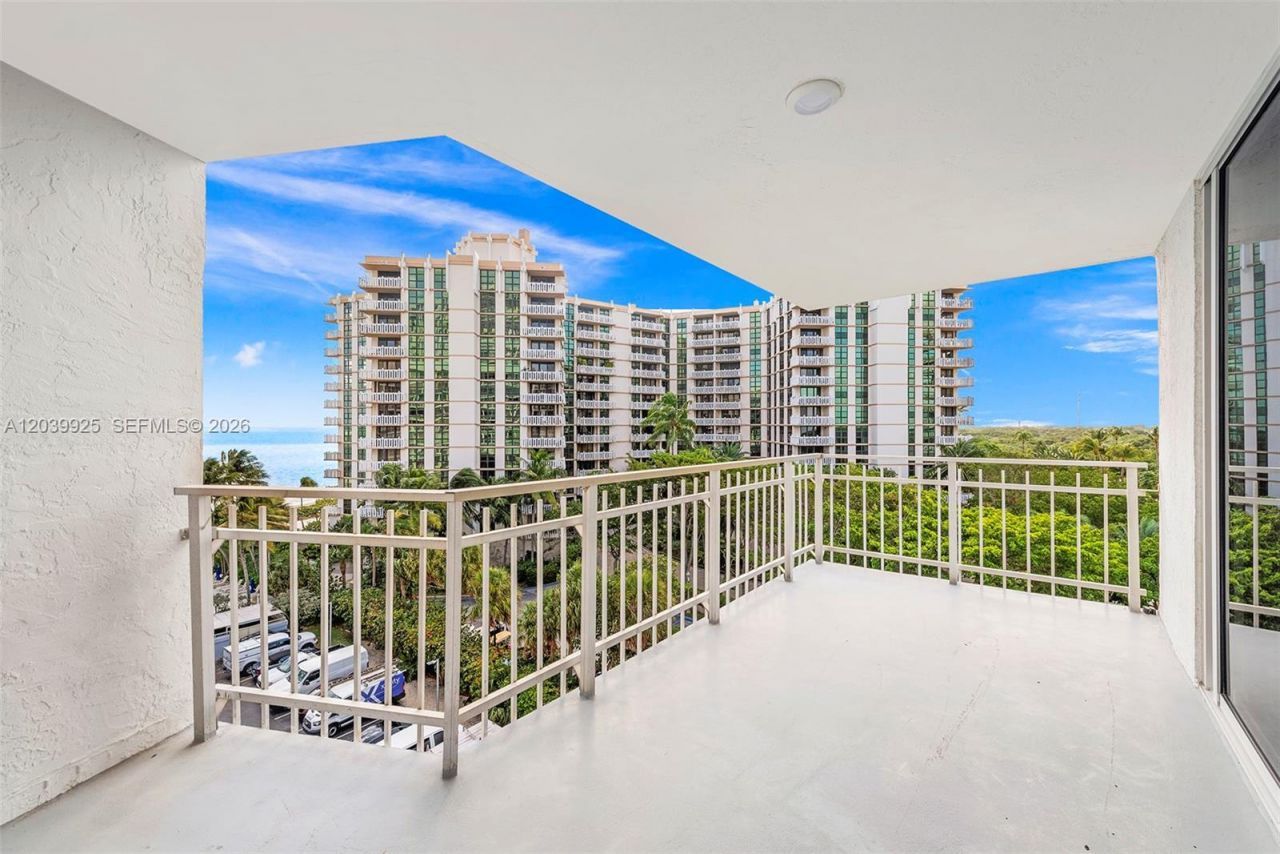 600 Grapetree Dr , Unit 7ES, Key Biscayne, FL 33149 Photo