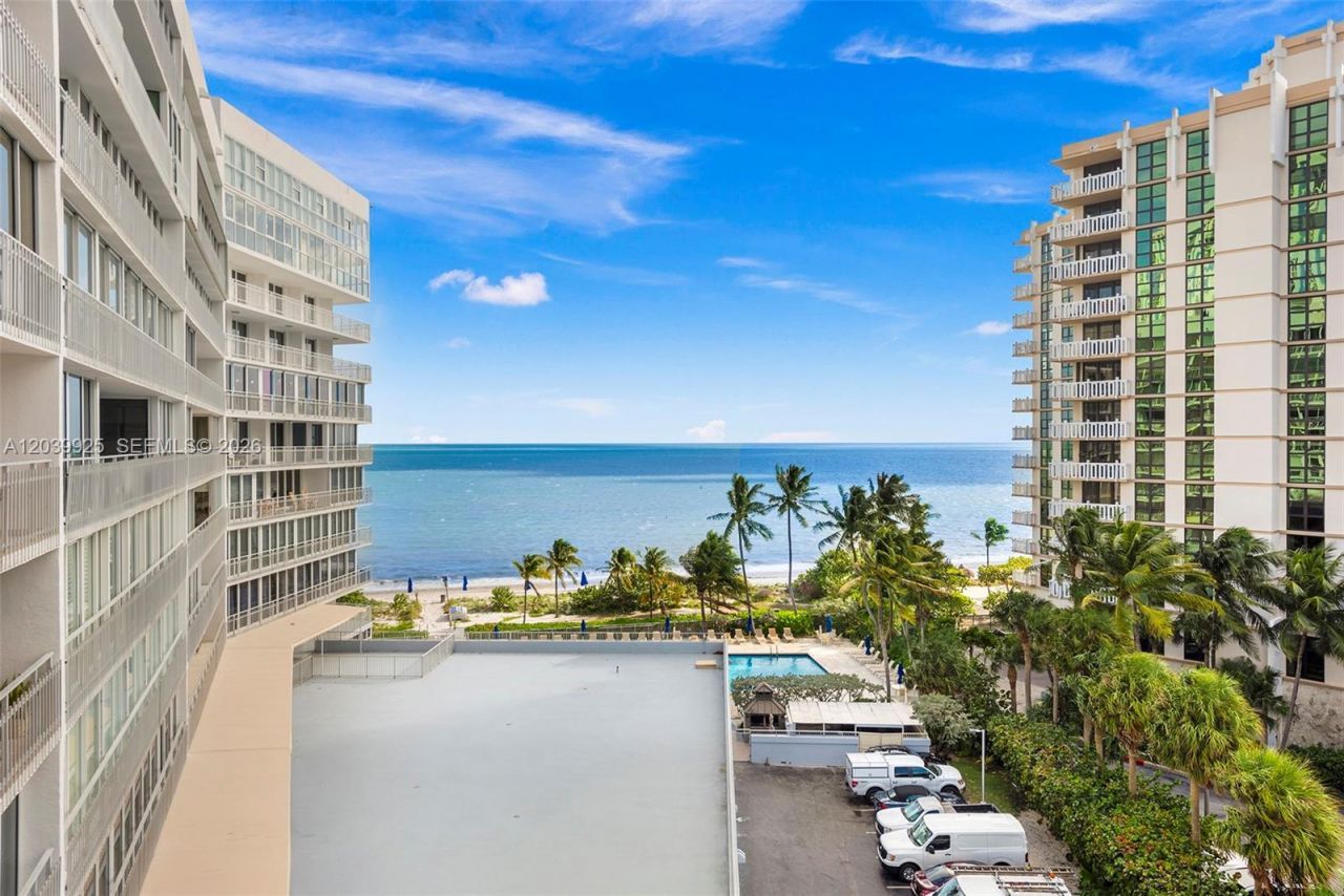 600 Grapetree Dr , Unit 7ES, Key Biscayne, FL 33149 Photo