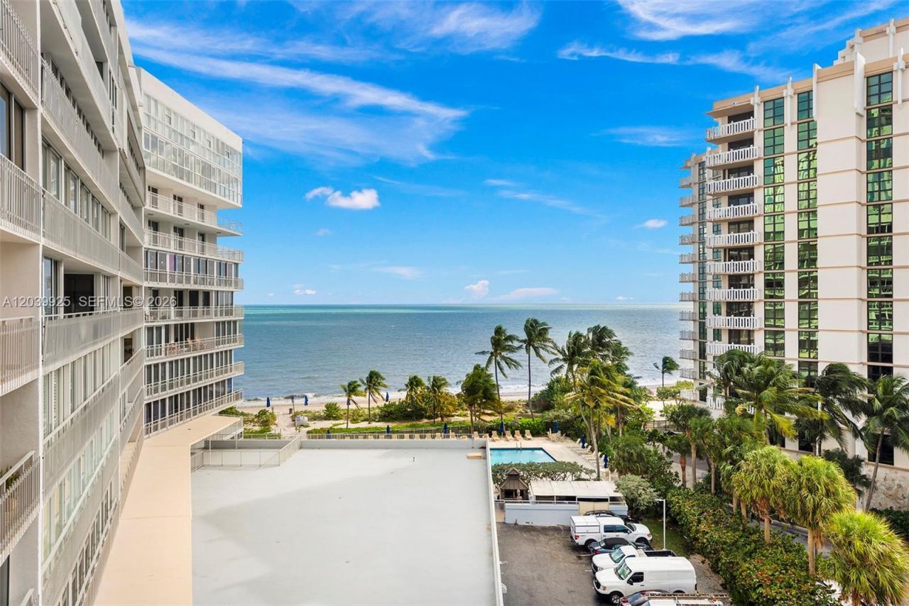 600 Grapetree Dr , Unit 7ES, Key Biscayne, FL 33149 Photo