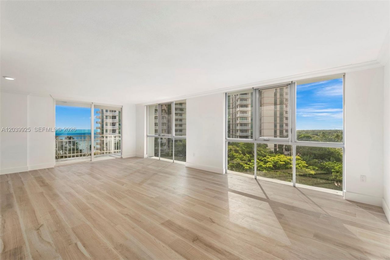 600 Grapetree Dr , Unit 7ES, Key Biscayne, FL 33149 Photo