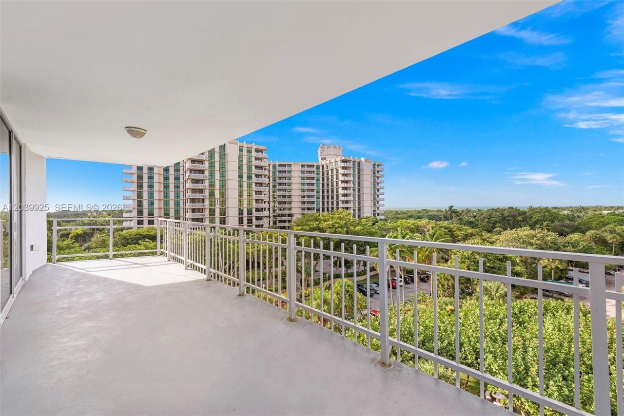 600 Grapetree Dr , Unit 7ES, Key Biscayne, FL 33149 Photo