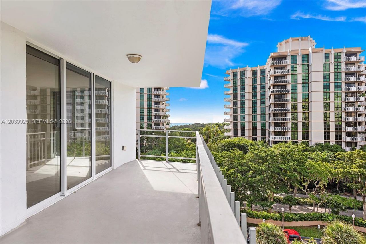 600 Grapetree Dr , Unit 7ES, Key Biscayne, FL 33149 Photo