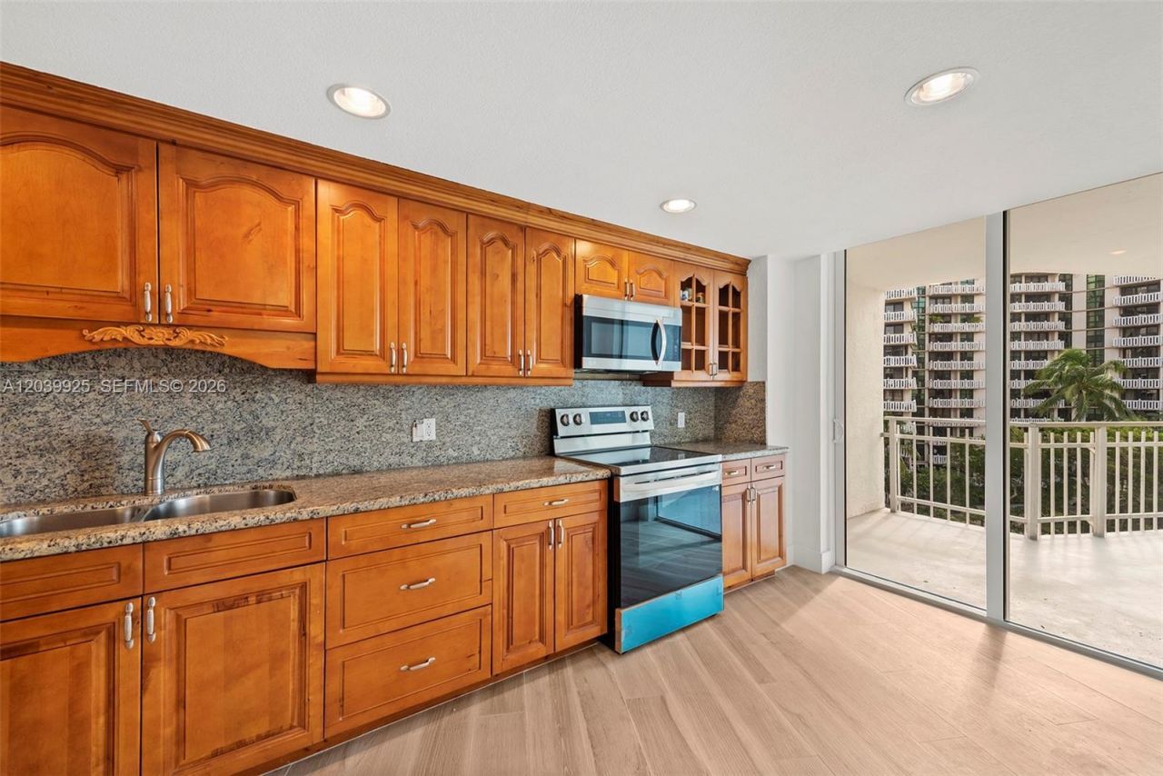 600 Grapetree Dr , Unit 7ES, Key Biscayne, FL 33149 Photo