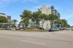 5050 NW 7th St, Unit 202, Miami, FL 33126 Photo