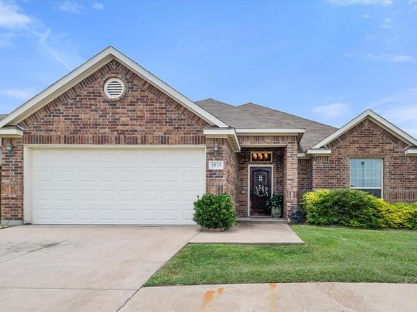 1815 Clearbrook Lane , Corsicana, TX 75110