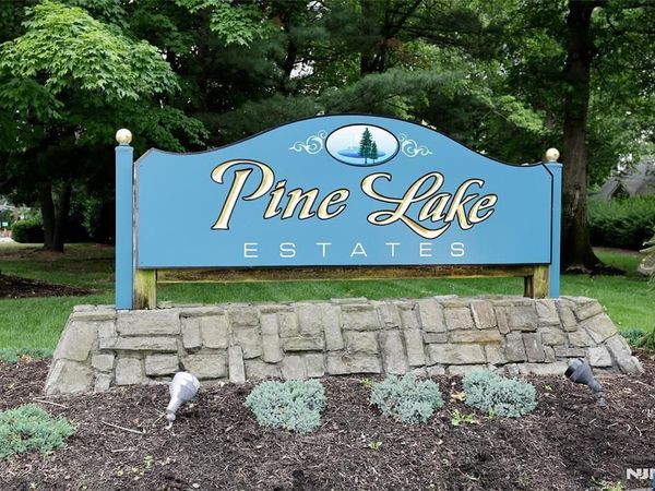30 Reagan Way 530A, Unit 530A, Twp of Washington, NJ 07676