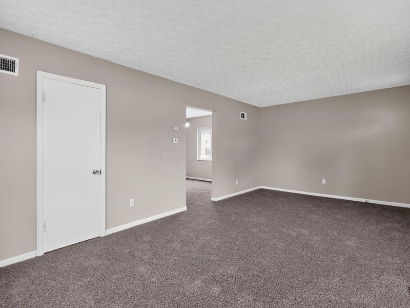 108 Florence Avenue , Columbus, OH 43228 Photo 4