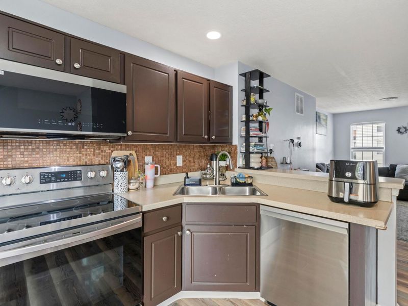 6387 Blue Knoll Drive, Unit 48, Canal Winchester, OH 43110 Photo 3