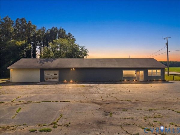 15242 General Puller Highway , Hardyville, VA 23070