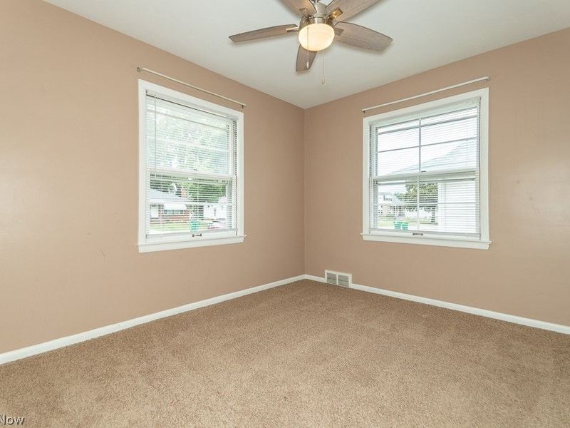 595 Dickerson Road, Willowick, OH 44095 Photo 12