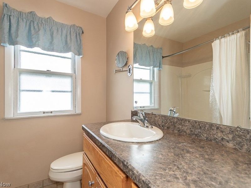 595 Dickerson Road, Willowick, OH 44095 Photo 14