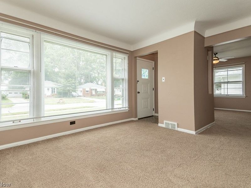 595 Dickerson Road, Willowick, OH 44095 Photo 2