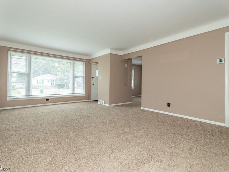 595 Dickerson Road, Willowick, OH 44095 Photo 3