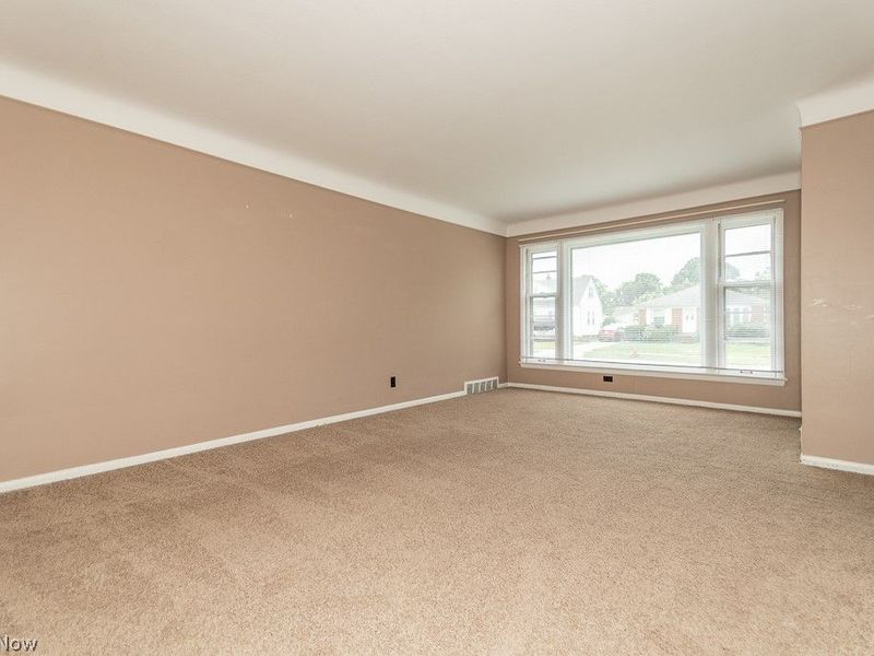 595 Dickerson Road, Willowick, OH 44095 Photo 4