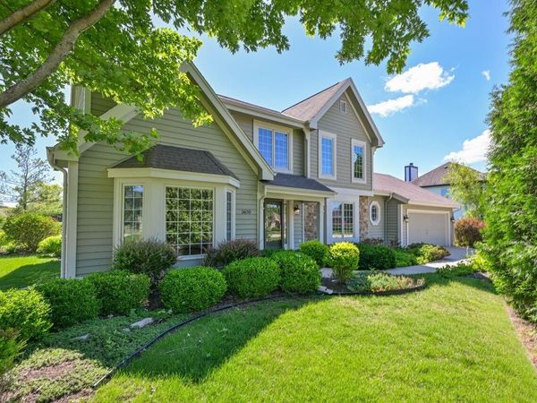 5630 S Timber Ridge Dr, New Berlin, WI 53151