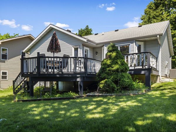 833 W Mohawk Trl, Deforest, WI 53532