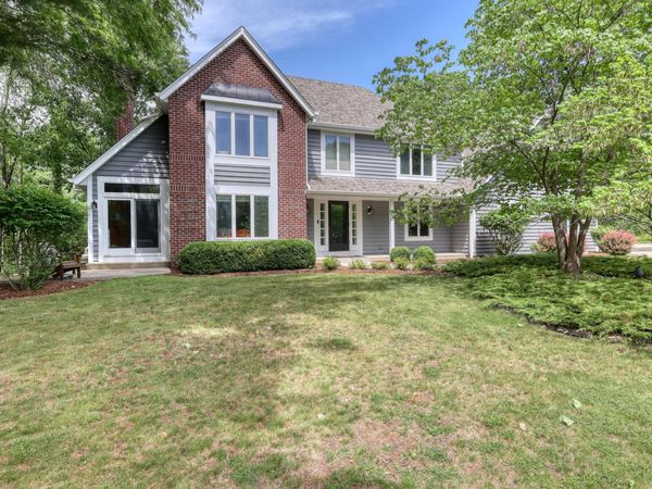 1248 N Lost Woods Rd, Summit, WI 53066