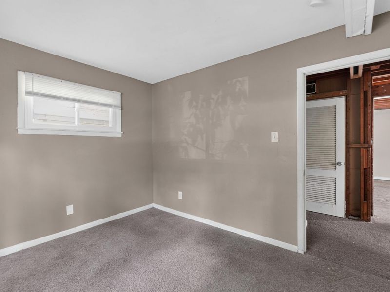 4706 Dundee Avenue, Columbus, OH 43227 Photo 12