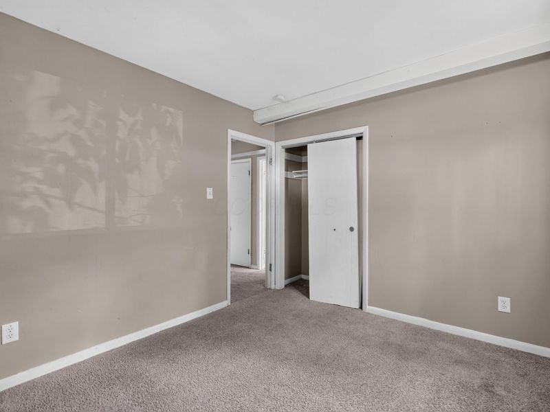 4706 Dundee Avenue, Columbus, OH 43227 Photo 13