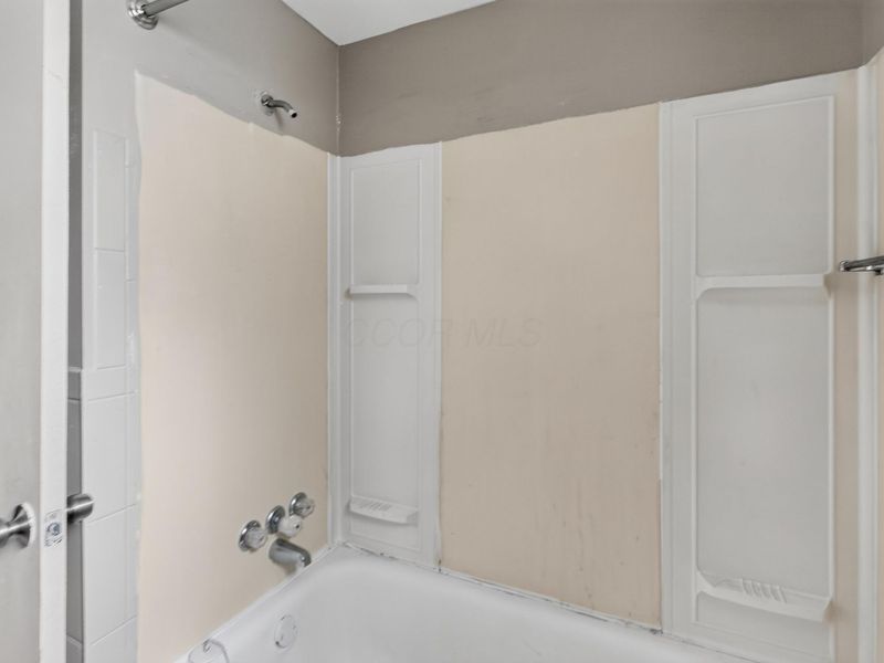 4706 Dundee Avenue, Columbus, OH 43227 Photo 22