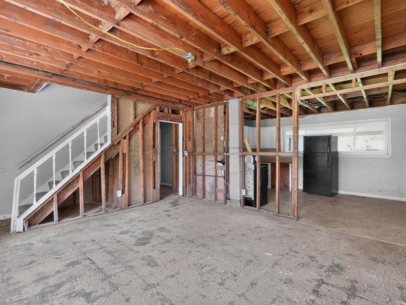 4706 Dundee Avenue, Columbus, OH 43227 Photo 6