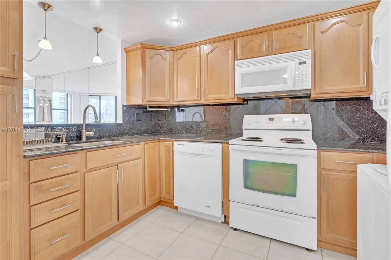 1865 Brickell Ave , Unit A805, Miami, FL 33129 Photo