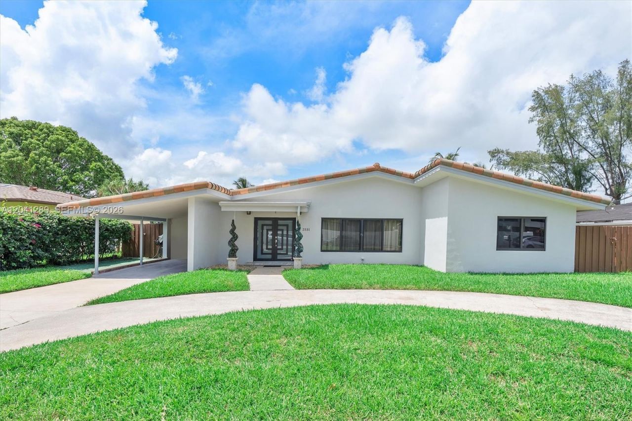 2531 NE 195th St, Miami, FL 33180 Photo