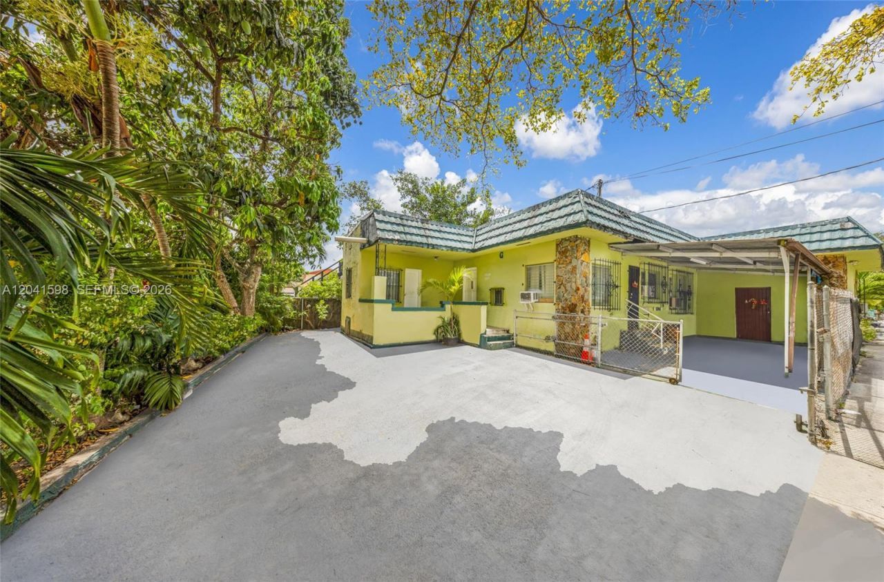 1477 NW 2nd St , Miami, FL 33125 Photo