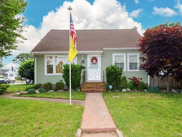 100 Laux Place , North Bellmore, NY 11710
